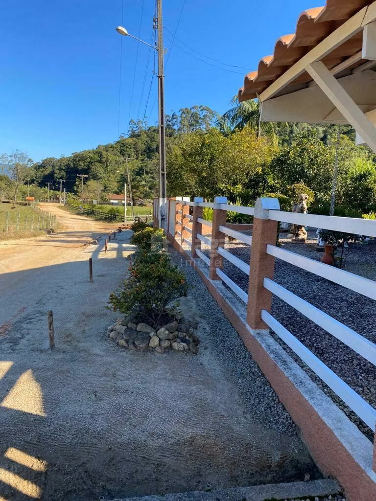 Chácara de 1.800 m² em Canelinha, SC