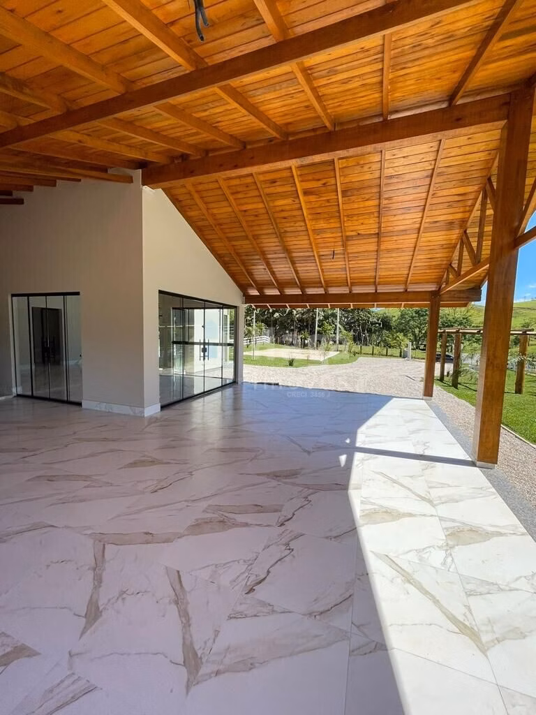 Chácara de 2.490 m² em Canelinha, SC