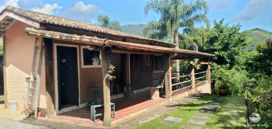 Small farm of 6 acres in São José dos Campos, SP, Brazil