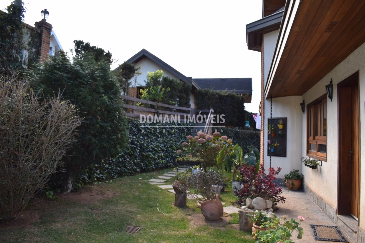 Casa de 1.510 m² em Campos do Jordão, SP