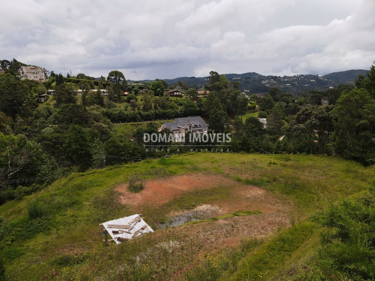 Terreno de 5.500 m² em Campos do Jordão, SP