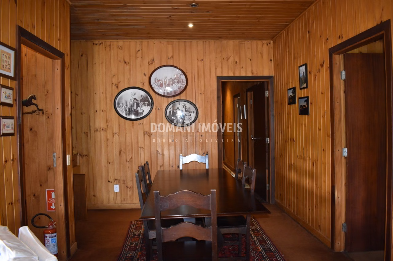 Casa de 1.150 m² em Campos do Jordão, SP