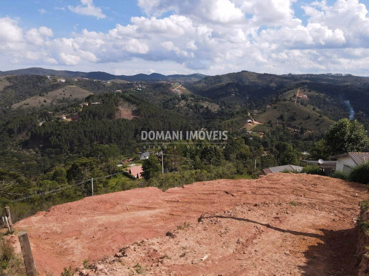 Terreno de 1.050 m² em Campos do Jordão, SP