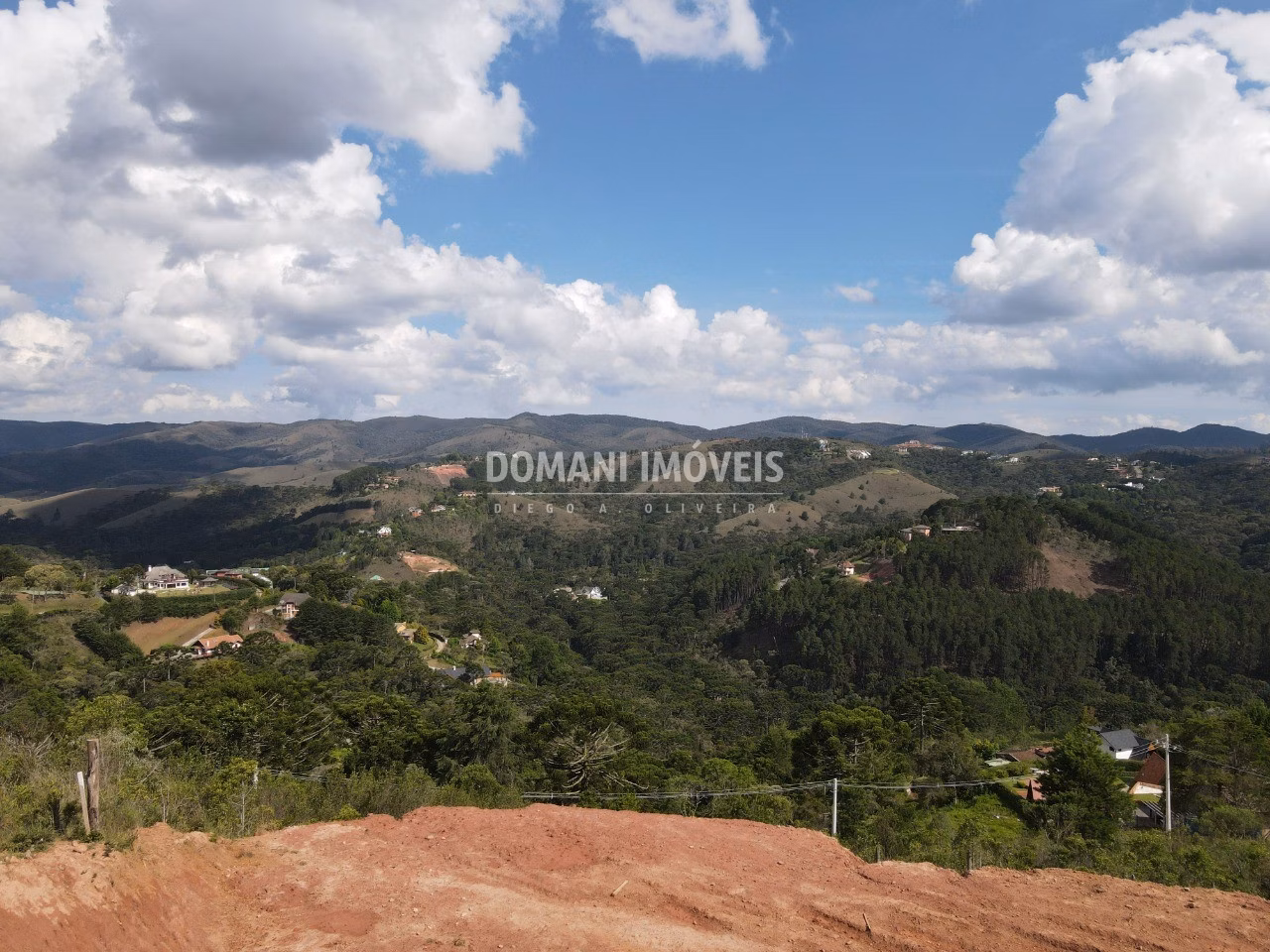 Terreno de 1.050 m² em Campos do Jordão, SP
