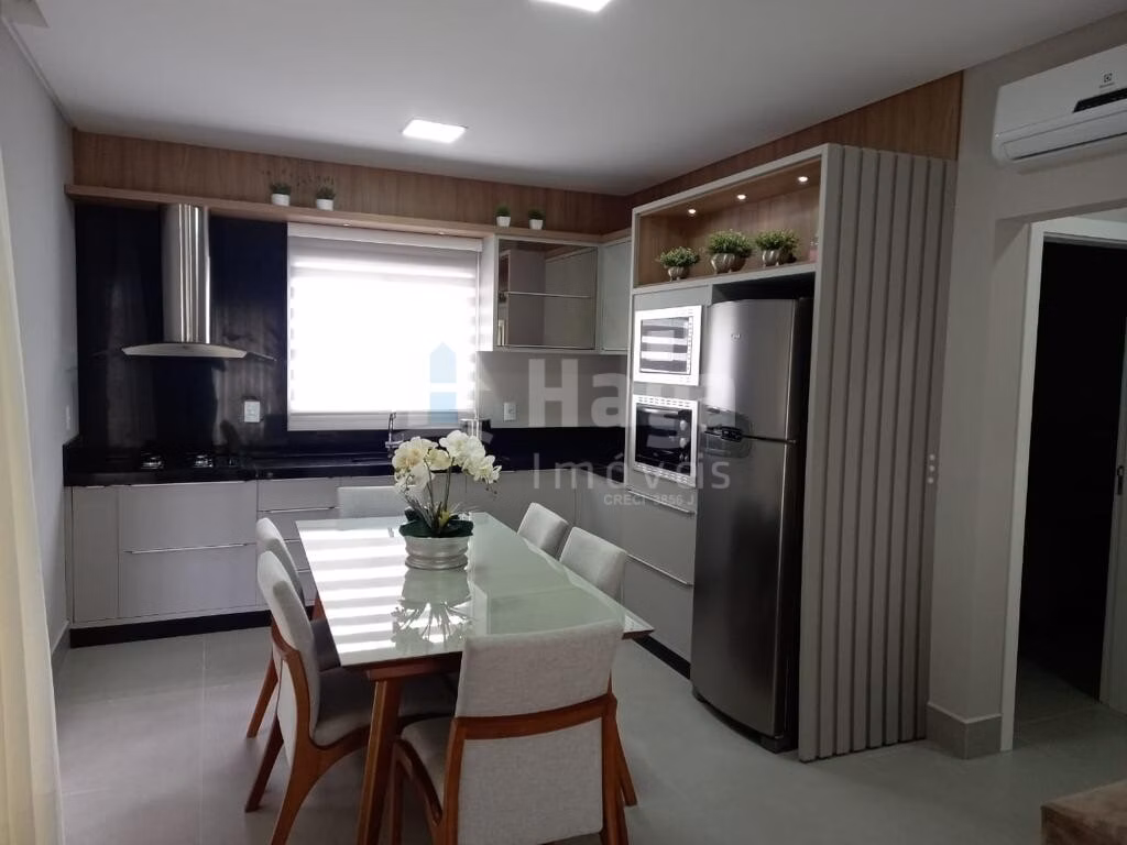 House of 1,000 m² in São João Batista, SC, Brazil