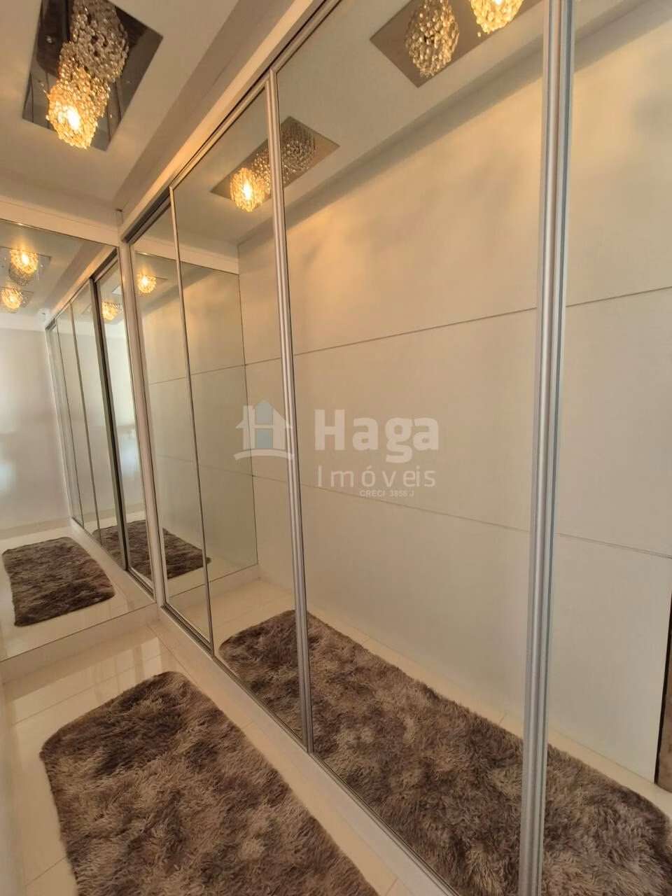 Casa de 282 m² em Tijucas, SC