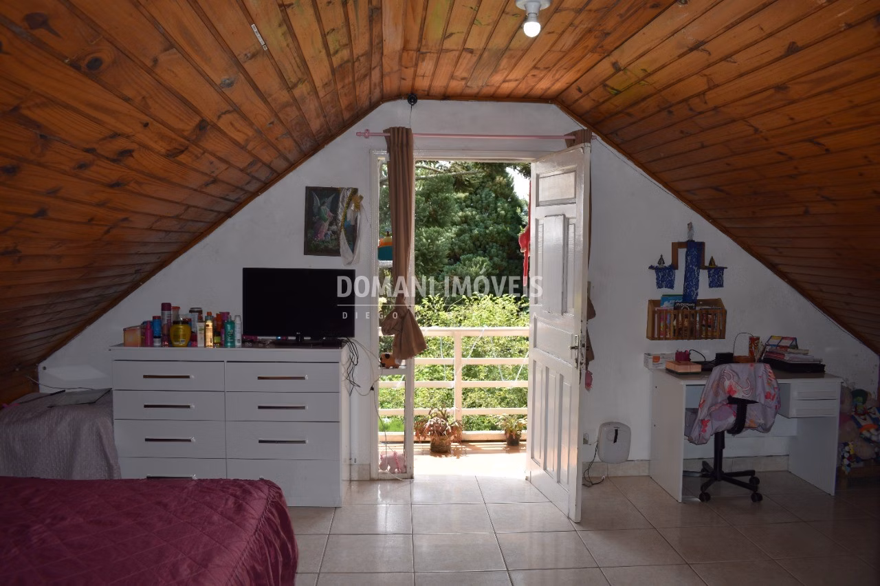 Casa de 440 m² em Campos do Jordão, SP