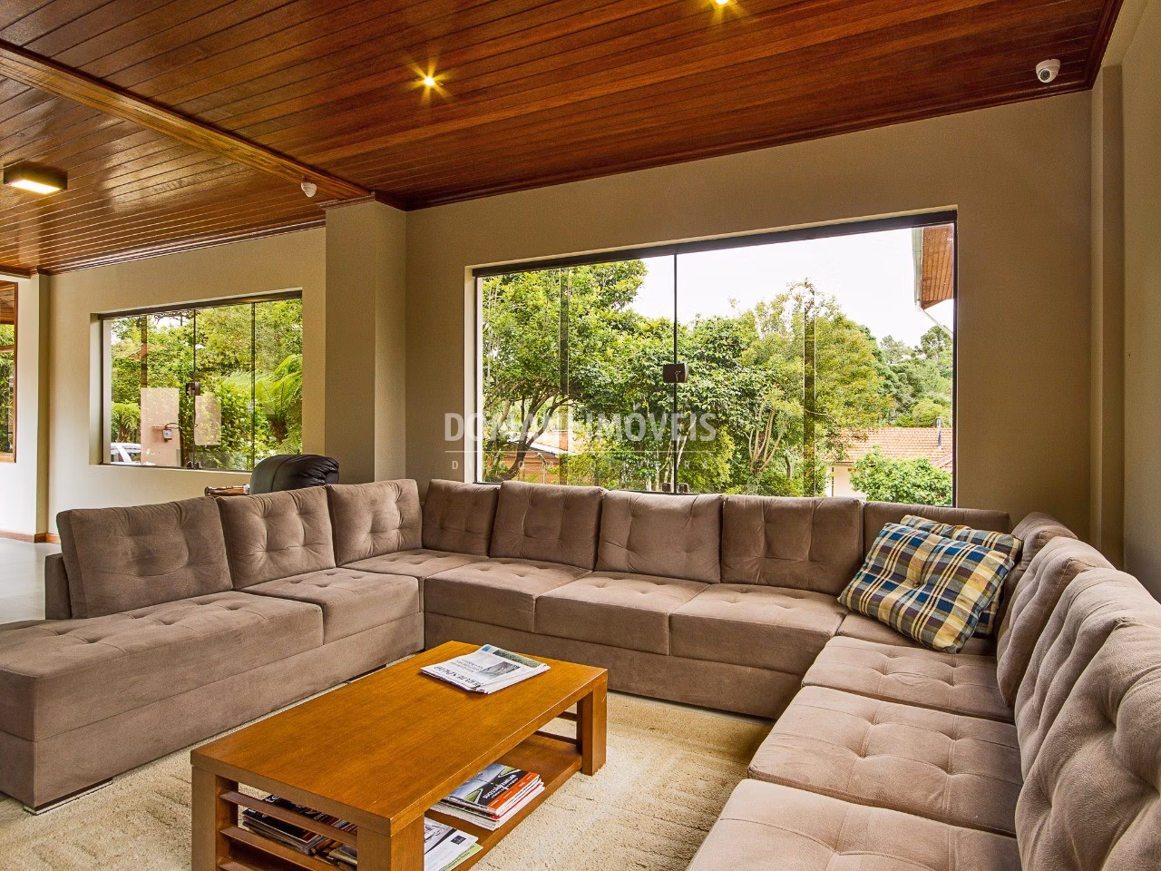 Lodging of 3,000 m² in Campos do Jordão, SP, Brazil