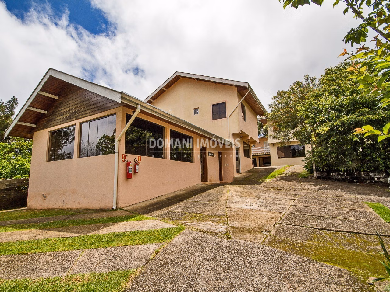Lodging of 3,000 m² in Campos do Jordão, SP, Brazil