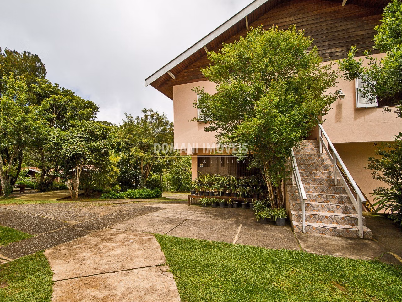 Lodging of 3,000 m² in Campos do Jordão, SP, Brazil