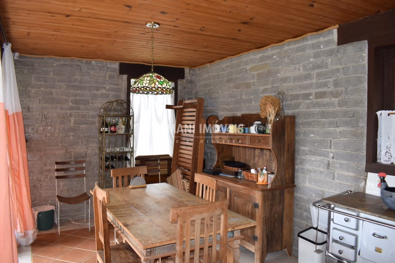 Casa de 2.060 m² em Campos do Jordão, SP