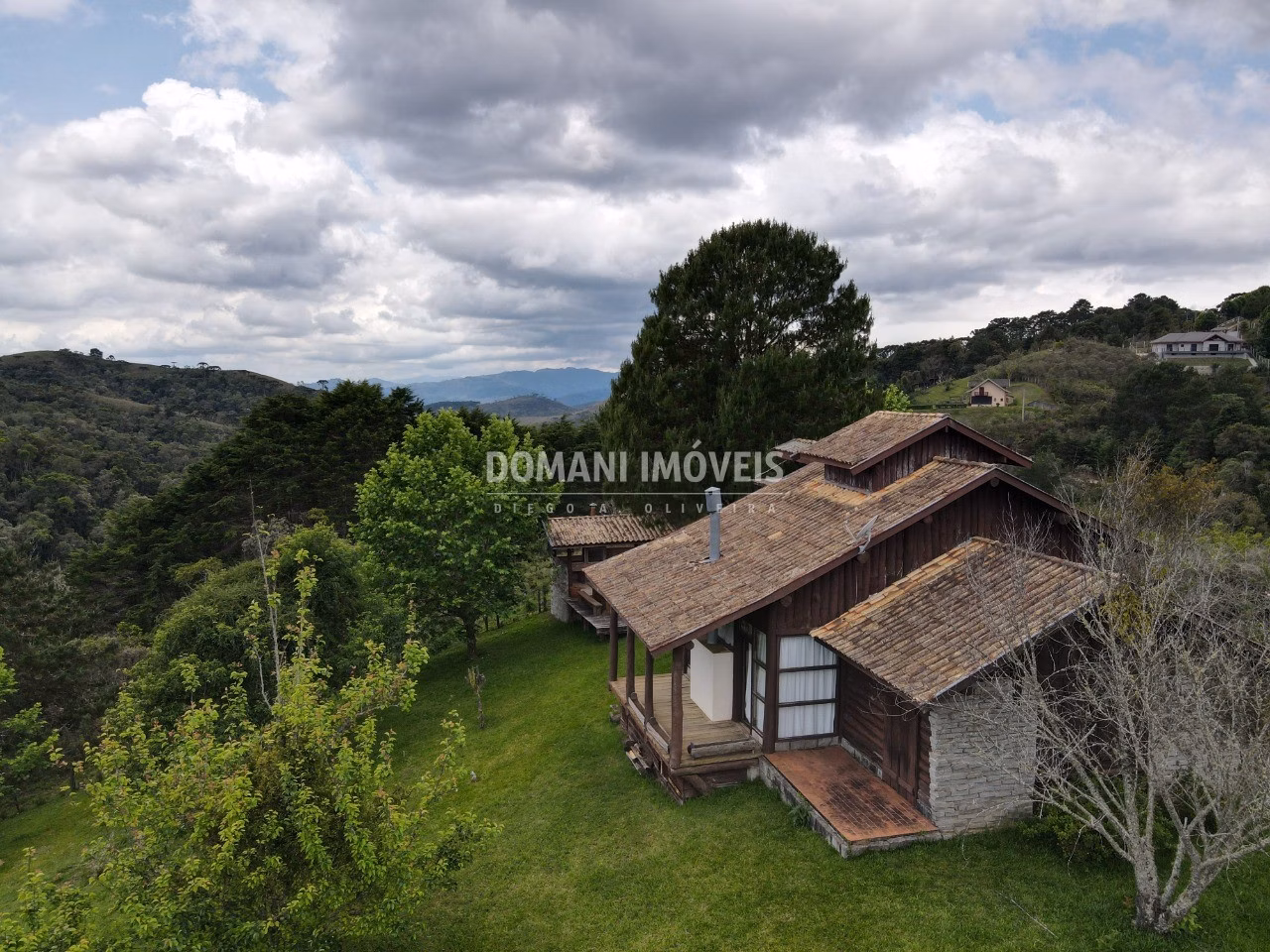 Casa de 2.060 m² em Campos do Jordão, SP