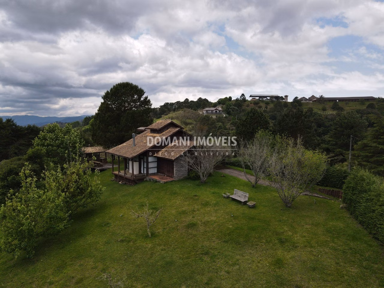 Casa de 2.060 m² em Campos do Jordão, SP