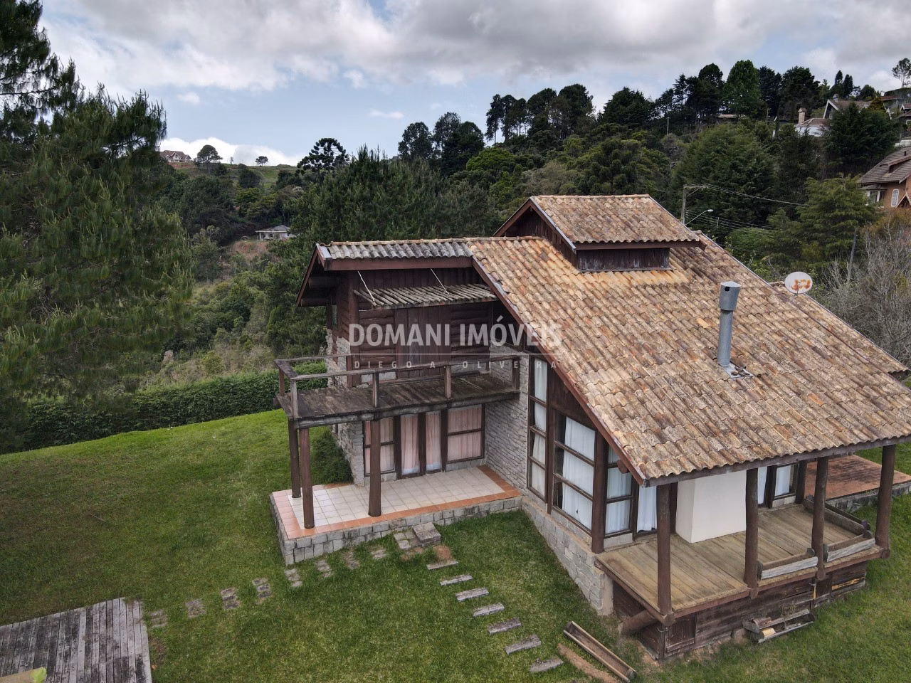 Casa de 2.060 m² em Campos do Jordão, SP
