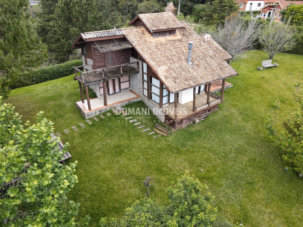 Casa de 2.060 m² em Campos do Jordão, SP