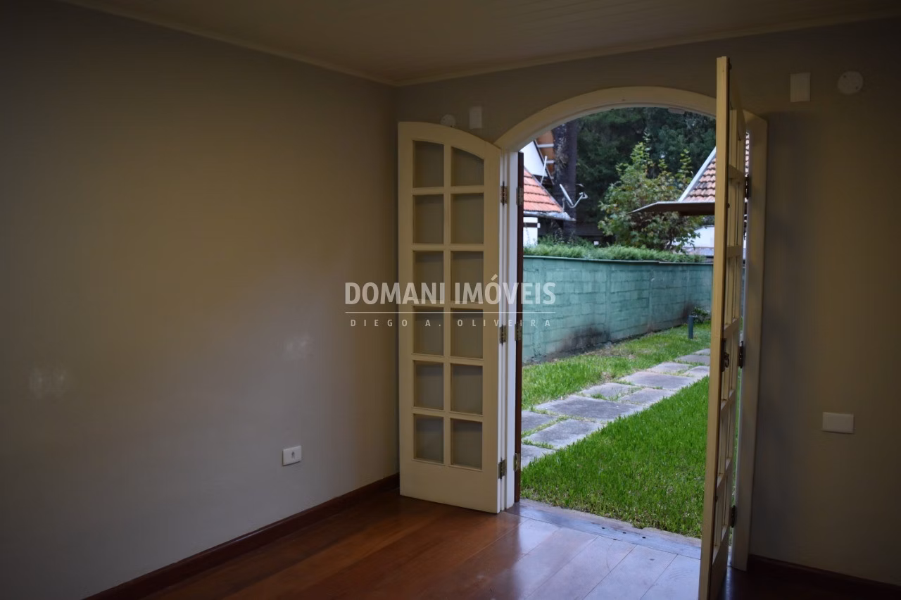 Casa de 1.150 m² em Campos do Jordão, SP