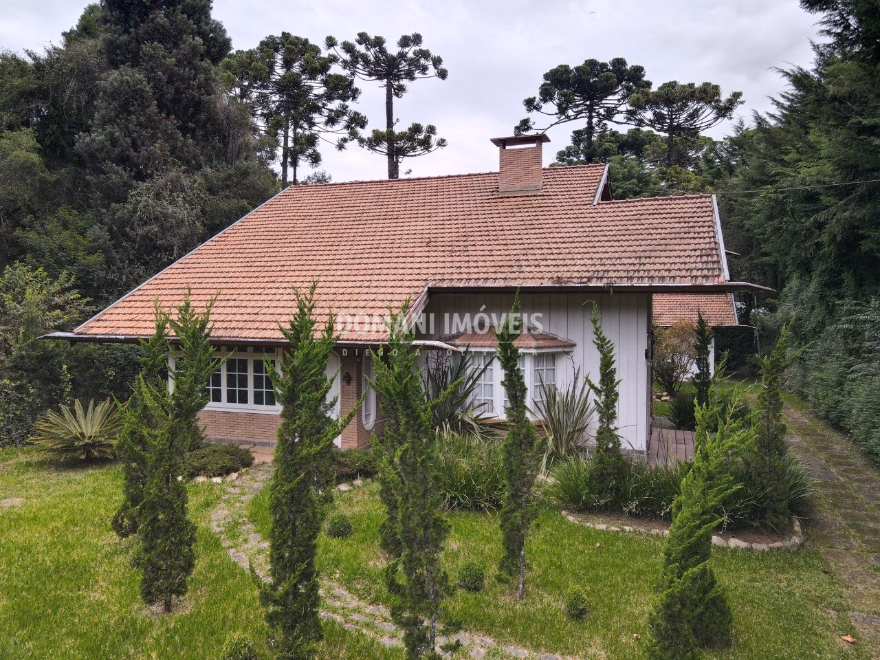 Casa de 1.150 m² em Campos do Jordão, SP