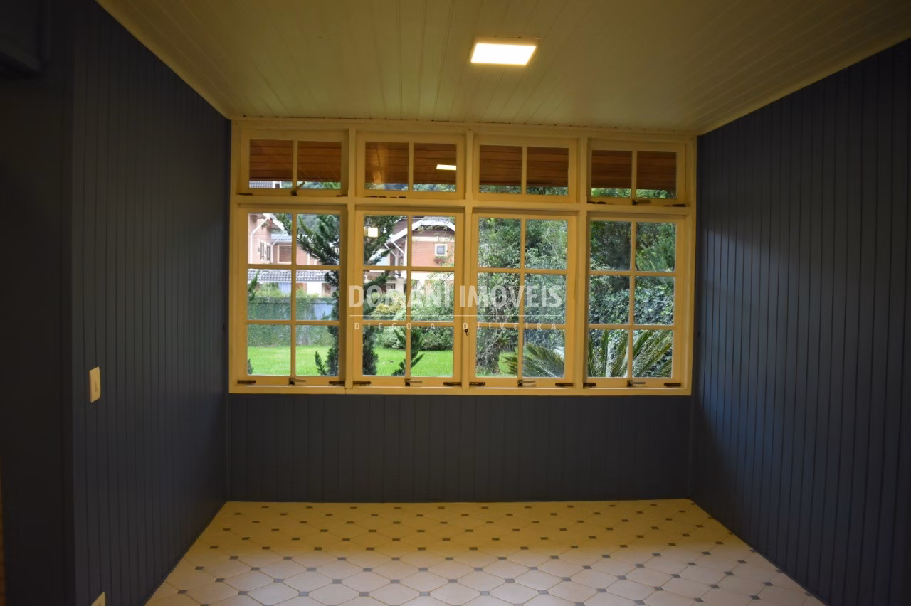 Casa de 1.150 m² em Campos do Jordão, SP