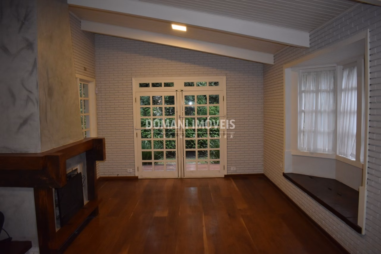 Casa de 1.150 m² em Campos do Jordão, SP