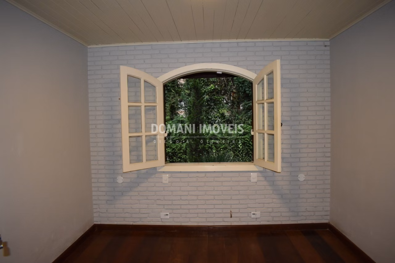 Casa de 1.150 m² em Campos do Jordão, SP