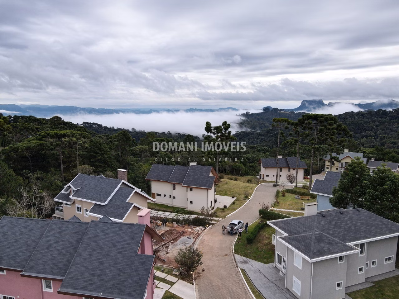 Terreno de 640 m² em Campos do Jordão, SP