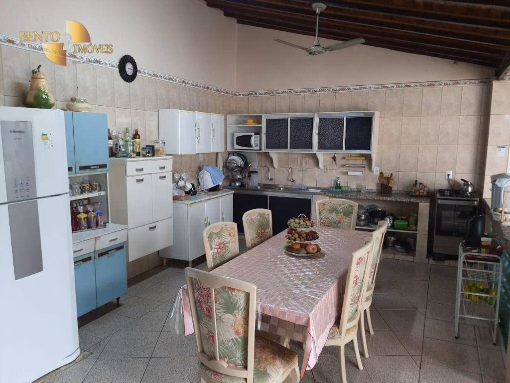Casa de 418 m² em Cuiabá, MT