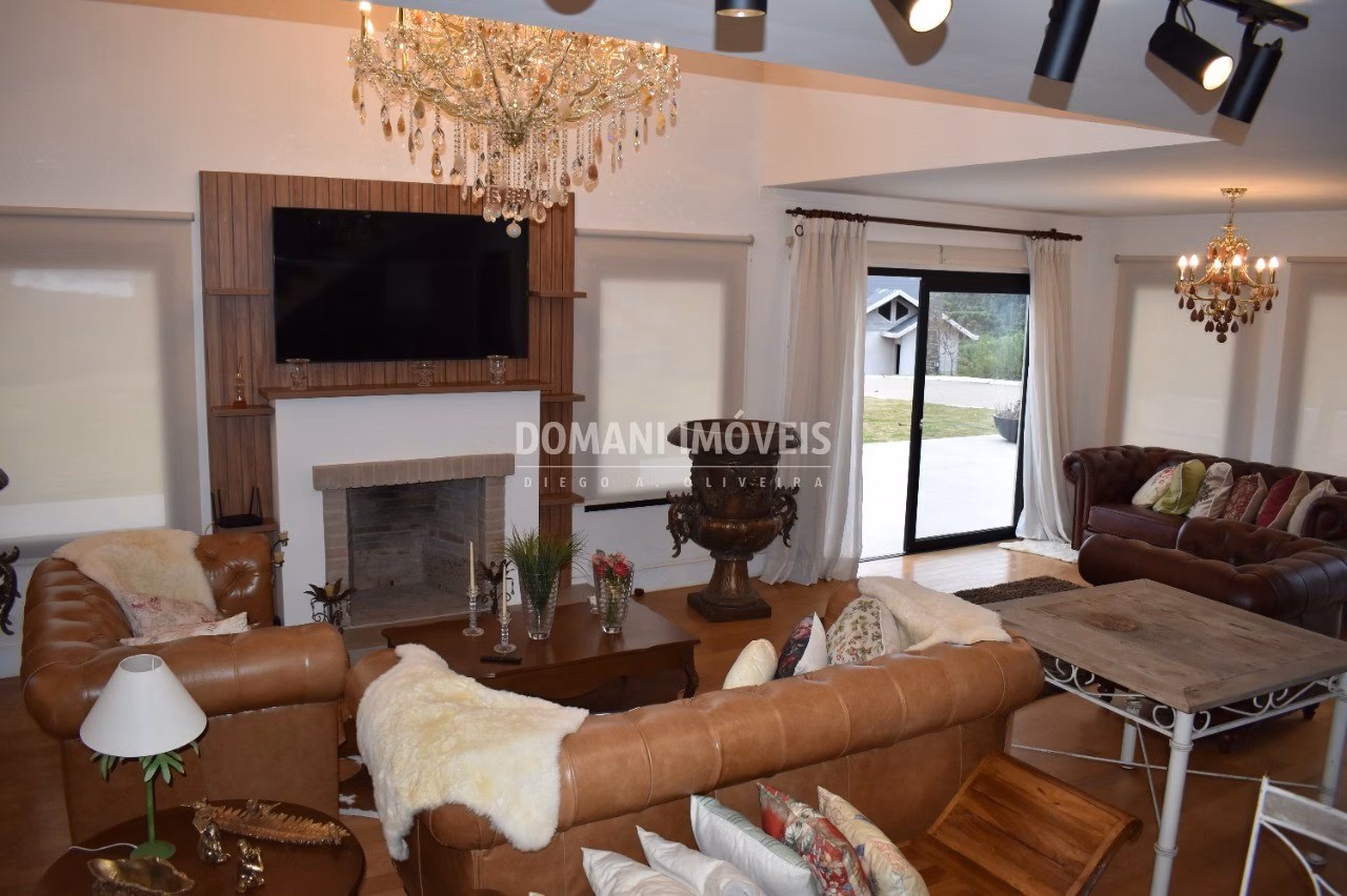 Casa de 1.940 m² em Campos do Jordão, SP