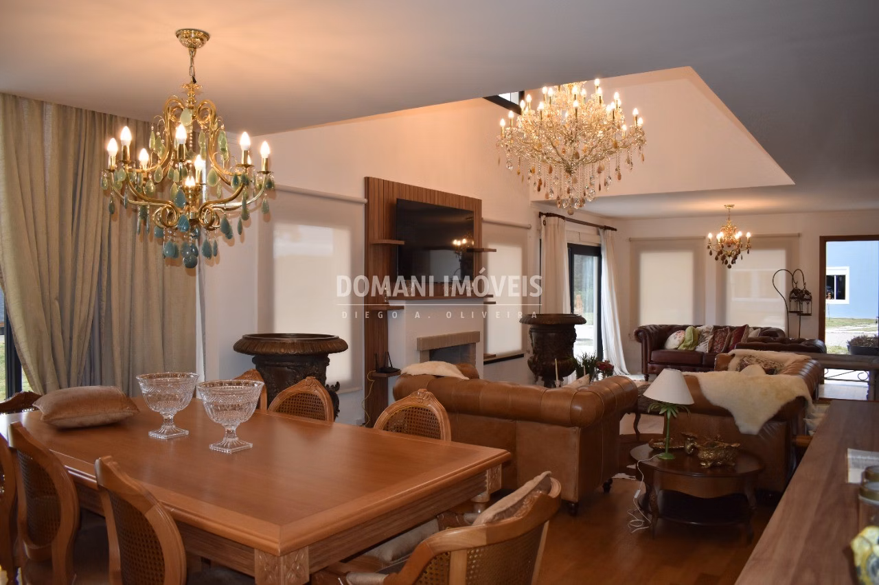 Casa de 1.940 m² em Campos do Jordão, SP