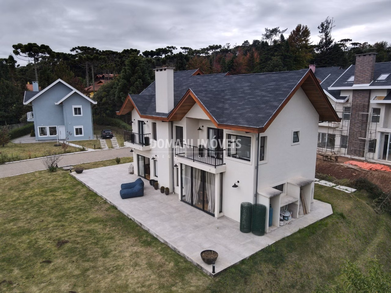Casa de 1.940 m² em Campos do Jordão, SP