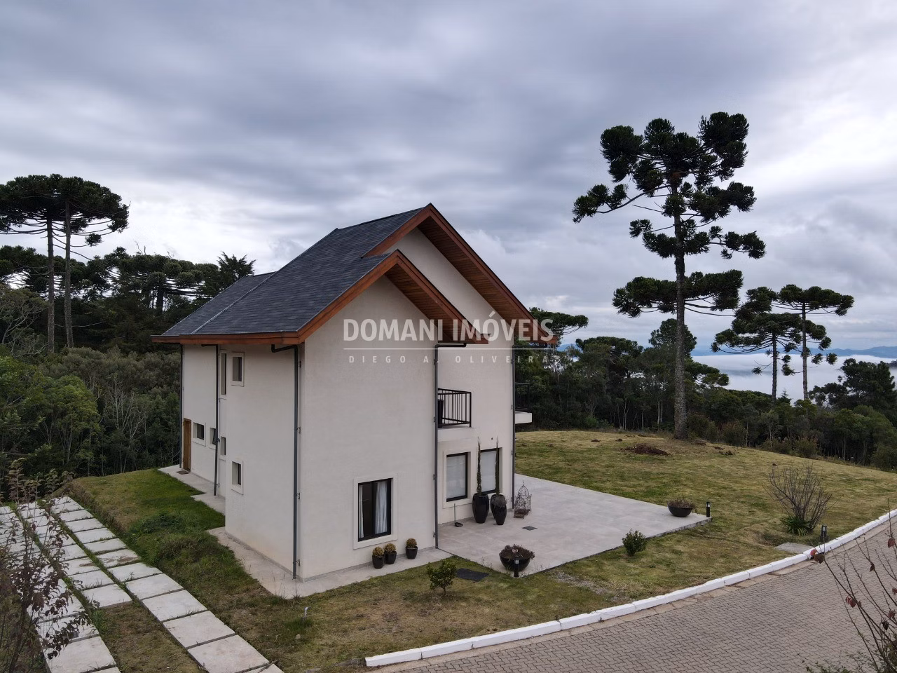 Casa de 1.940 m² em Campos do Jordão, SP