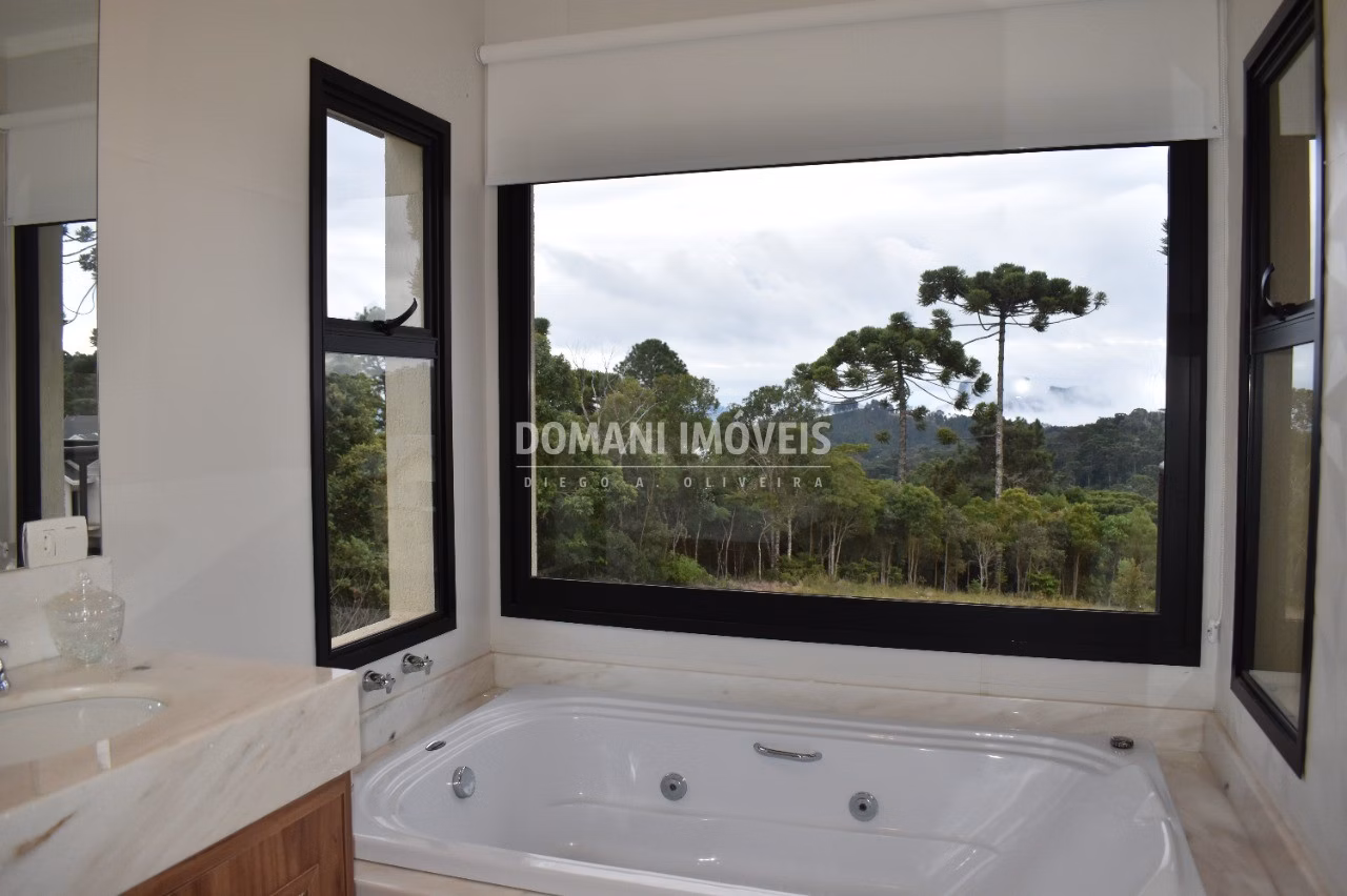 Casa de 1.940 m² em Campos do Jordão, SP