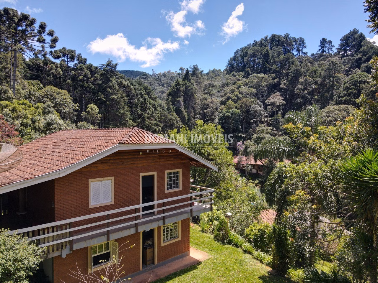 Casa de 3.950 m² em Campos do Jordão, SP