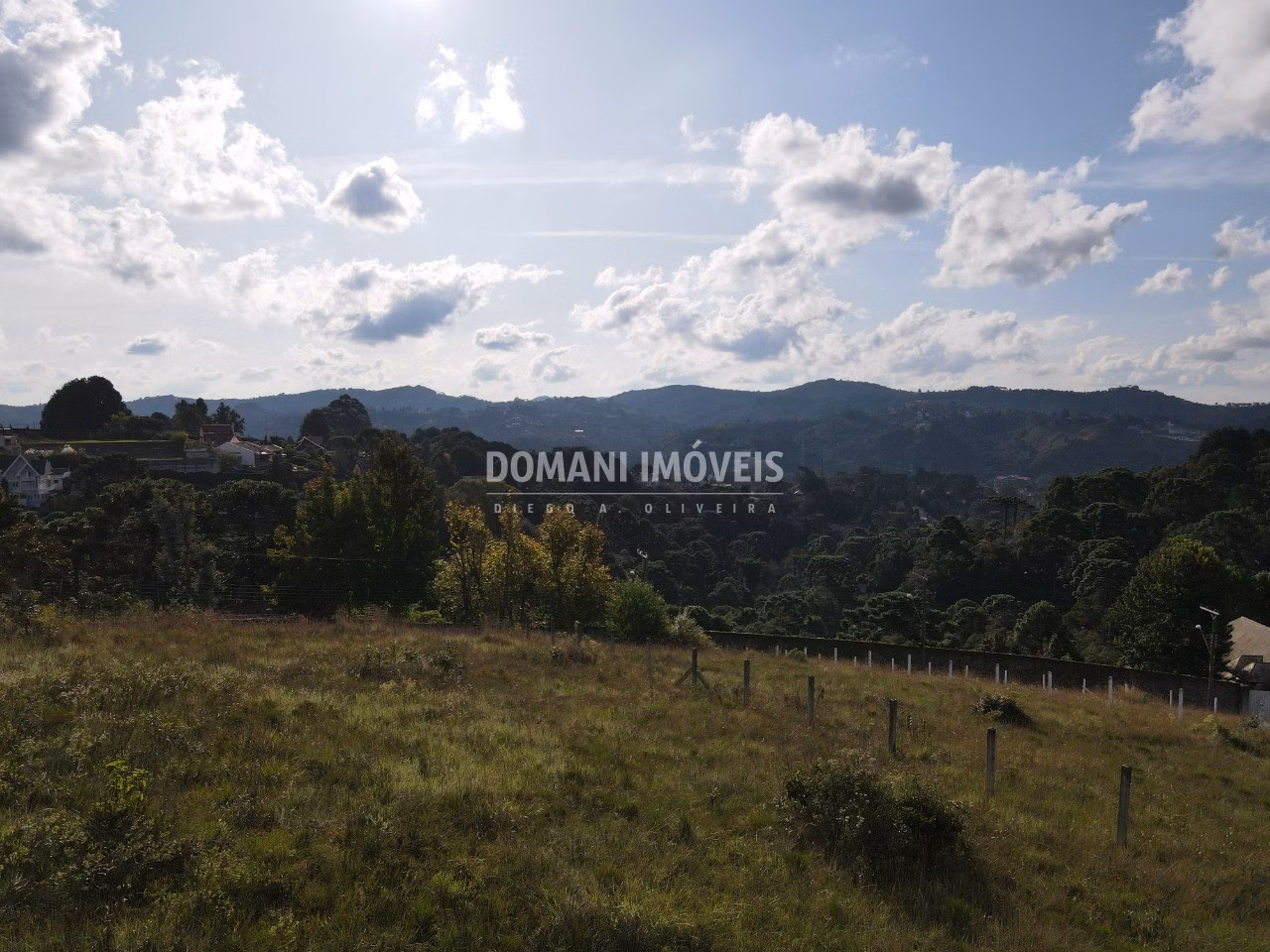 Terreno de 1.160 m² em Campos do Jordão, SP