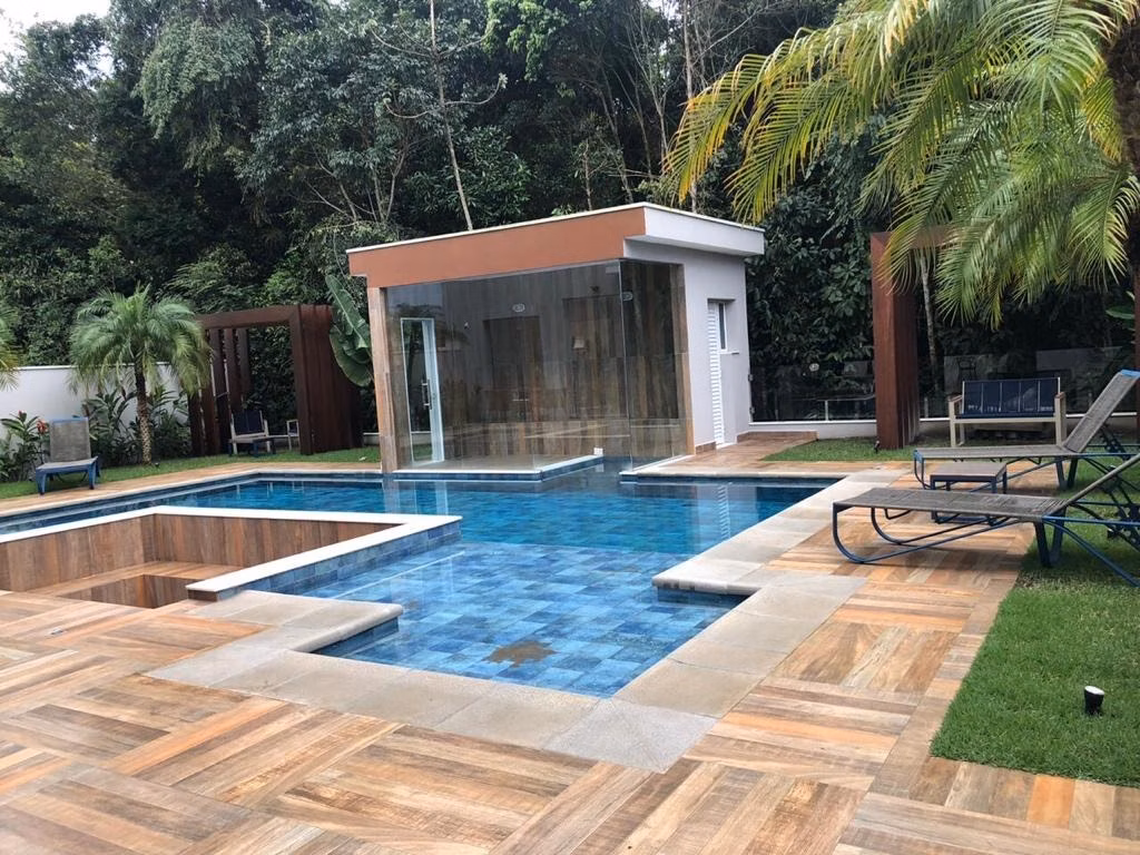 Casa de 735 m² em Bertioga, SP