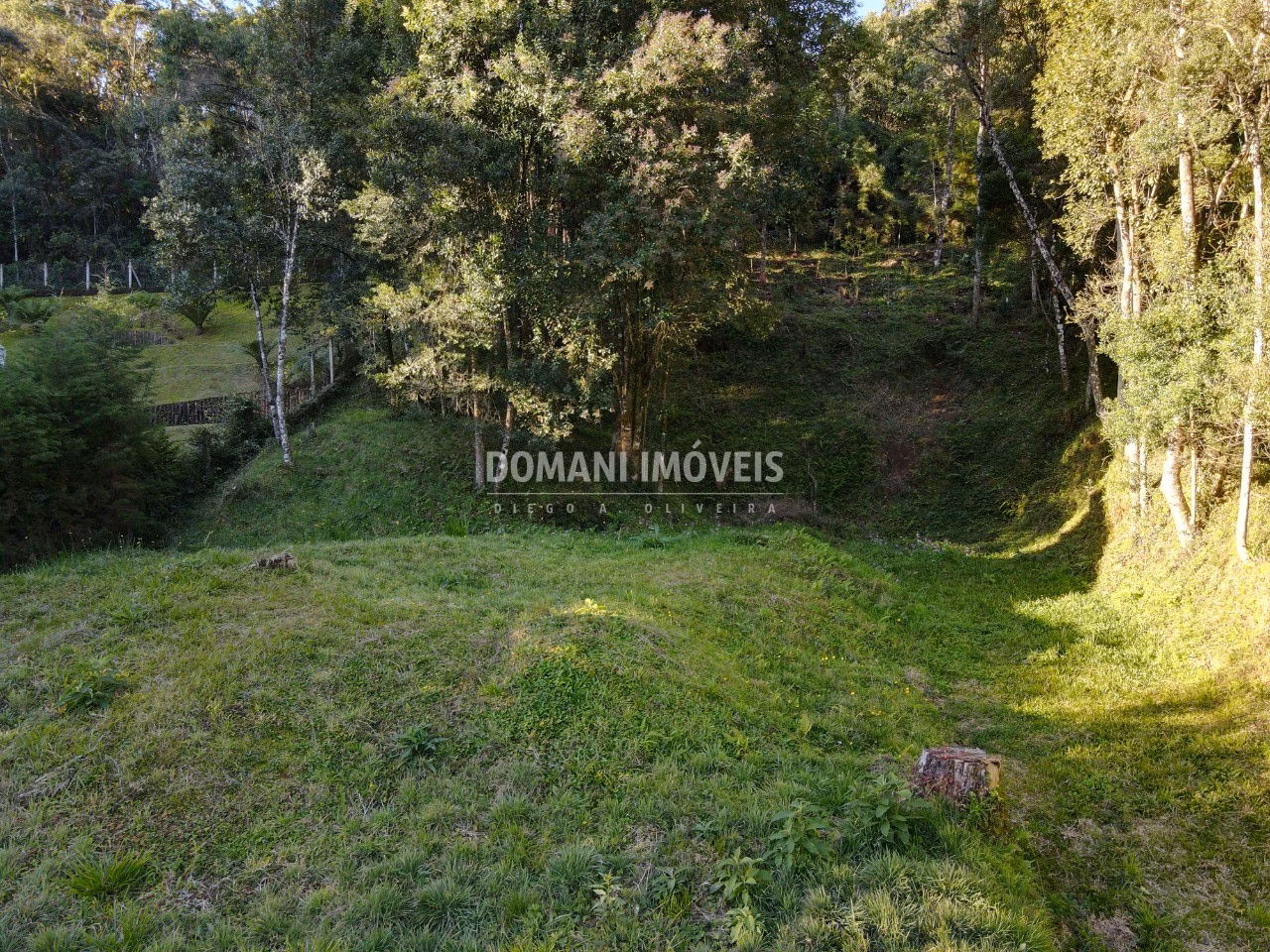 Terreno de 1.110 m² em Campos do Jordão, SP
