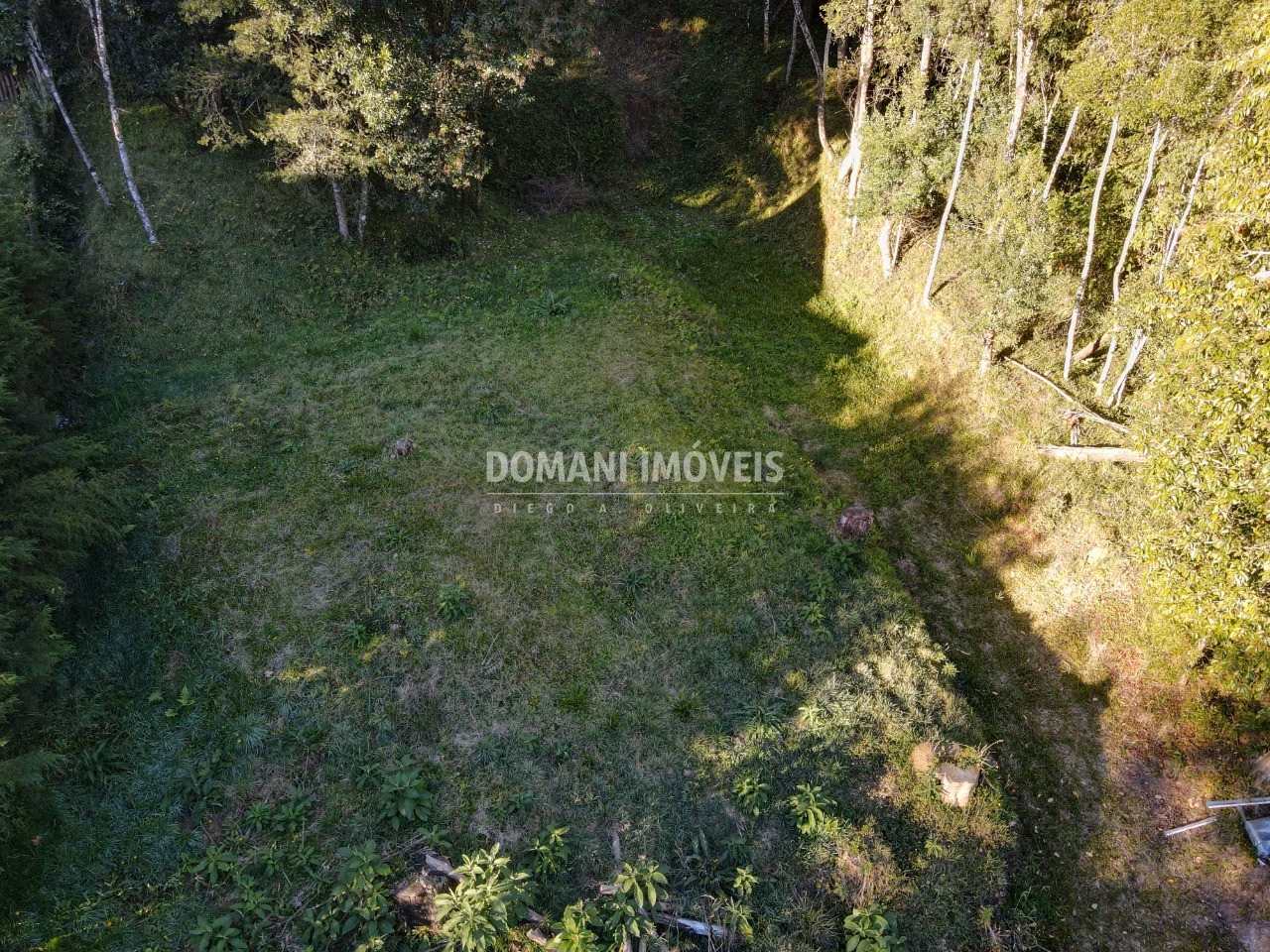 Terreno de 1.110 m² em Campos do Jordão, SP