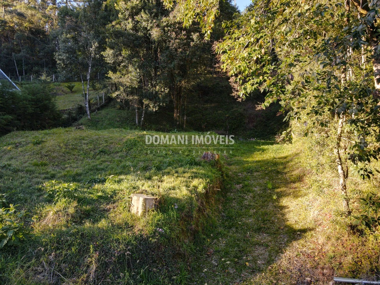 Terreno de 1.110 m² em Campos do Jordão, SP