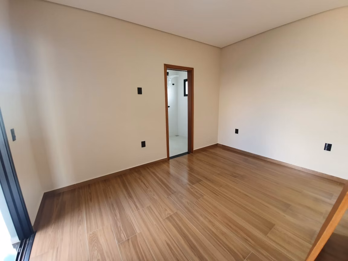 Casa de 300 m² em Artur Nogueira, SP