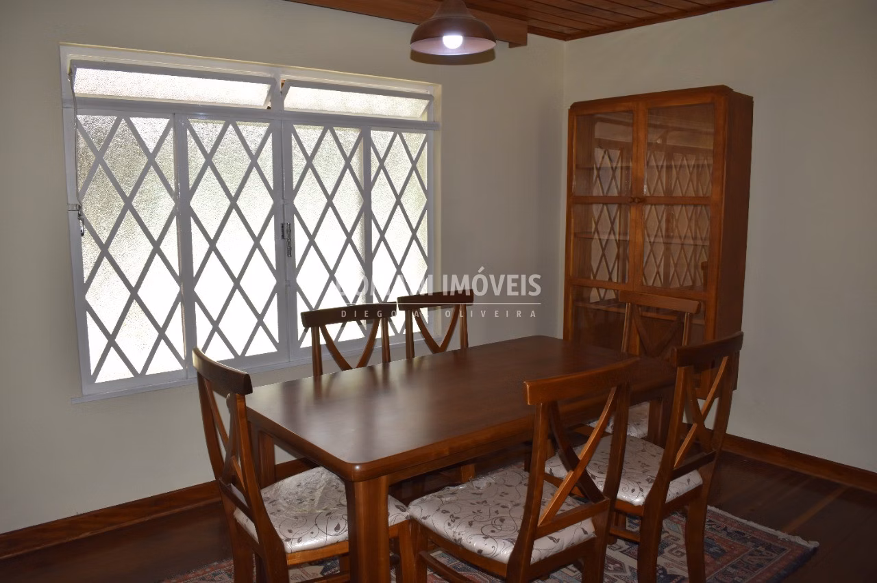 Casa de 450 m² em Campos do Jordão, SP
