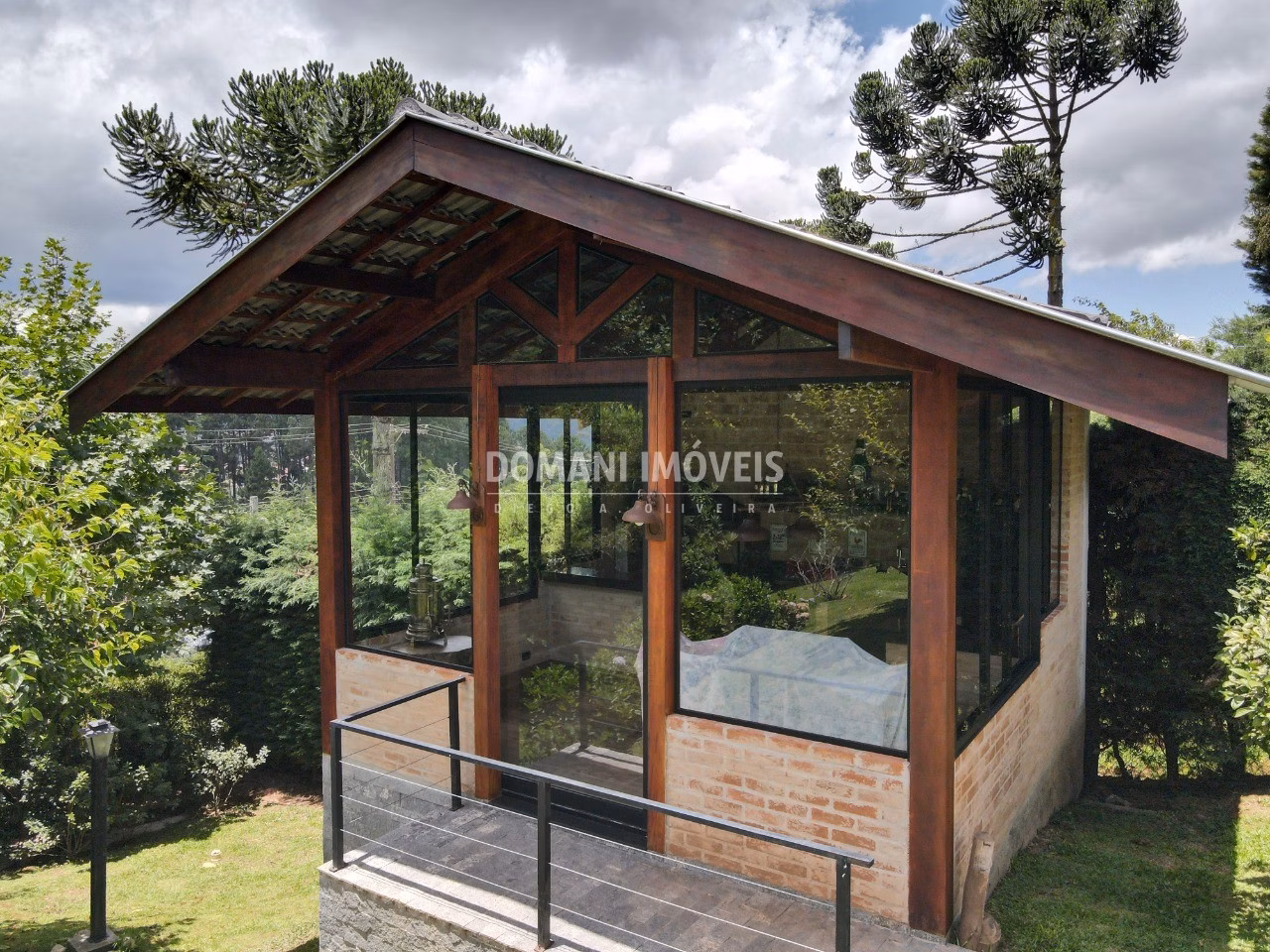 Casa de 1.010 m² em Campos do Jordão, SP