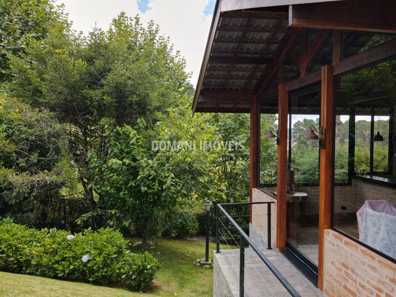 Casa de 1.010 m² em Campos do Jordão, SP