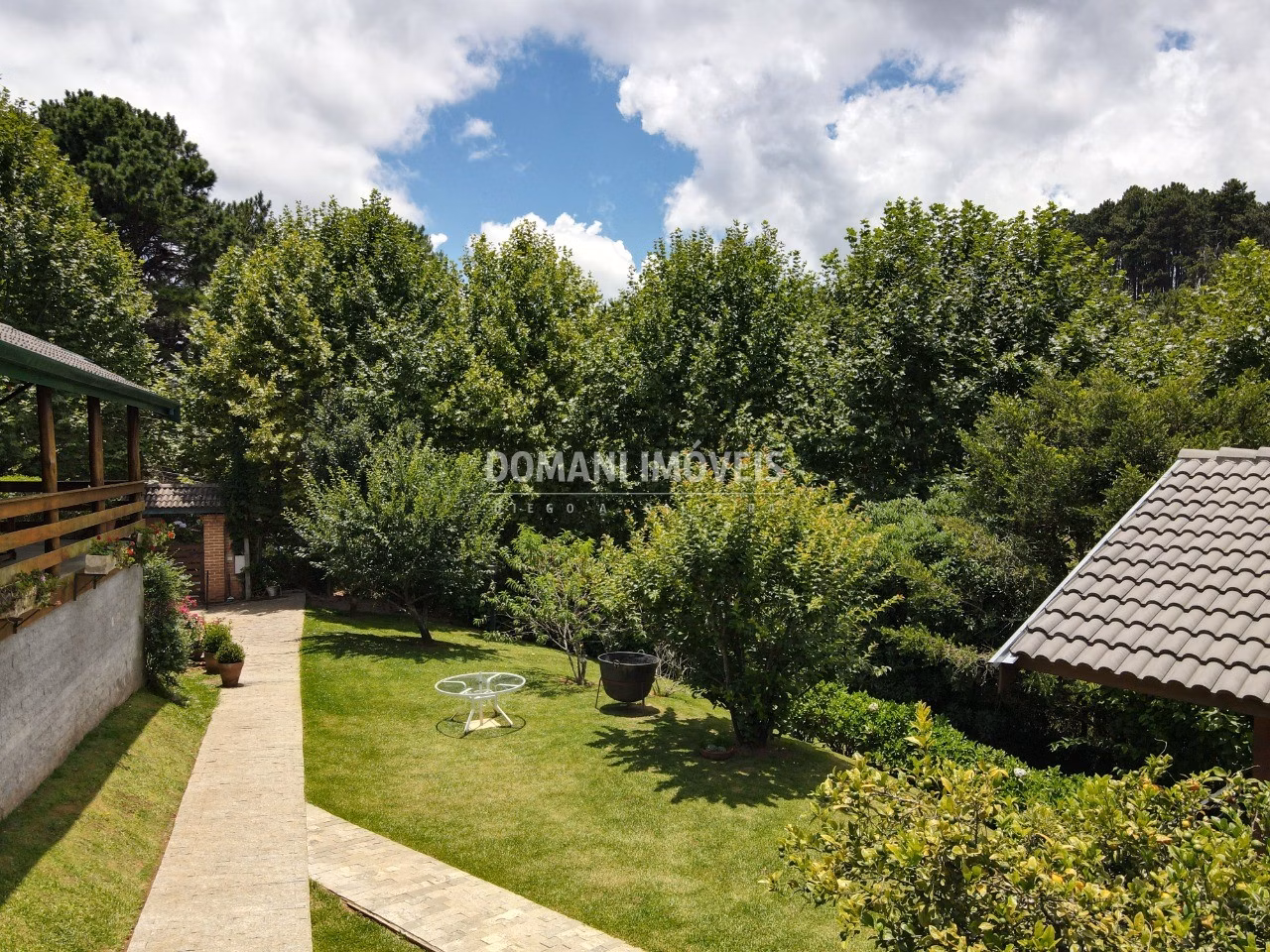 Casa de 1.010 m² em Campos do Jordão, SP
