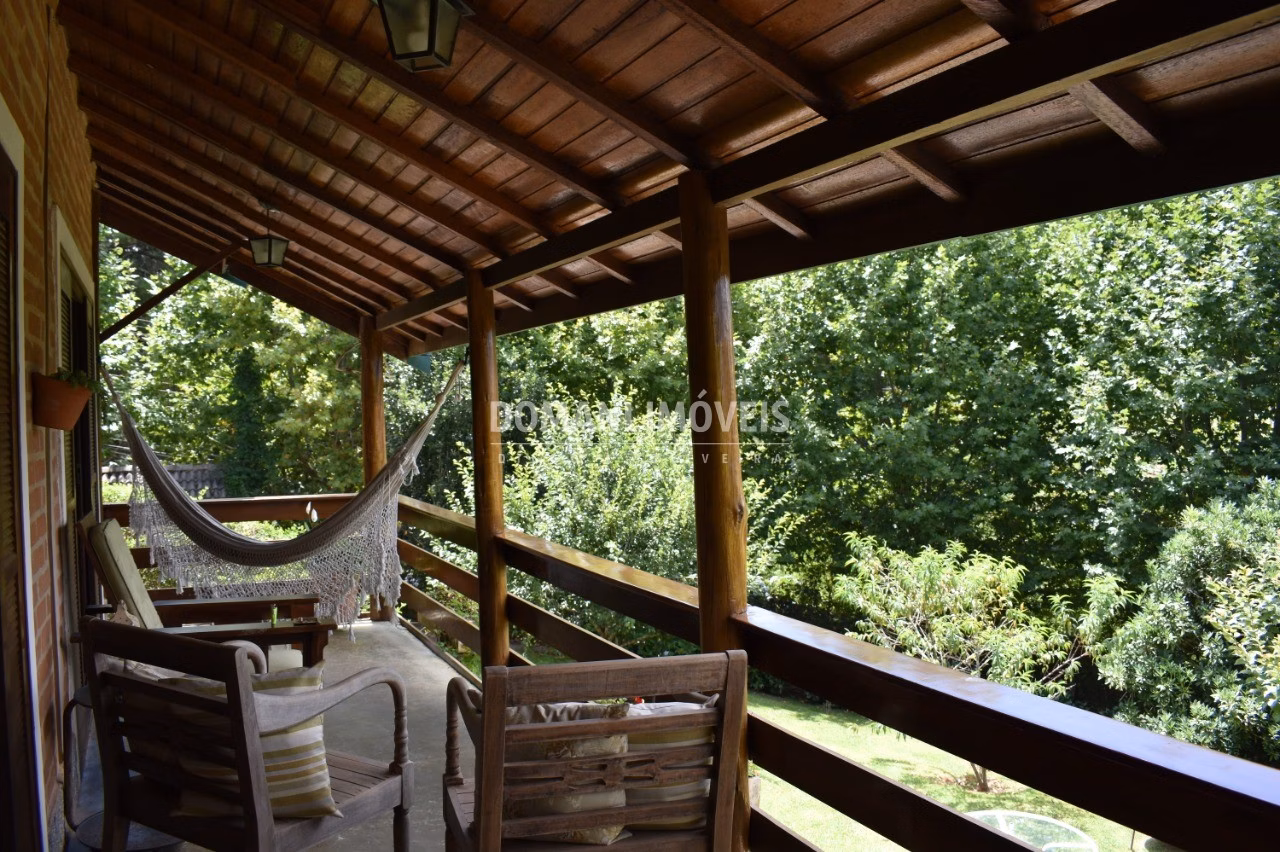 Casa de 1.010 m² em Campos do Jordão, SP
