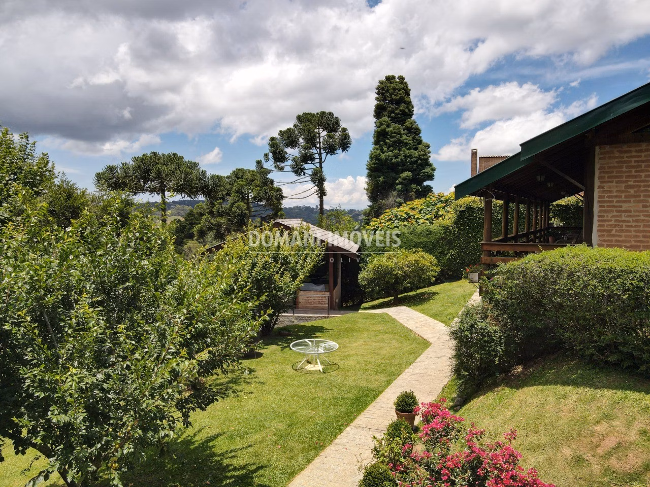 Casa de 1.010 m² em Campos do Jordão, SP