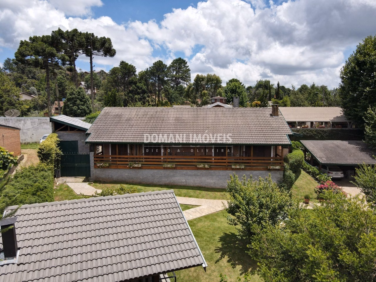 Casa de 1.010 m² em Campos do Jordão, SP