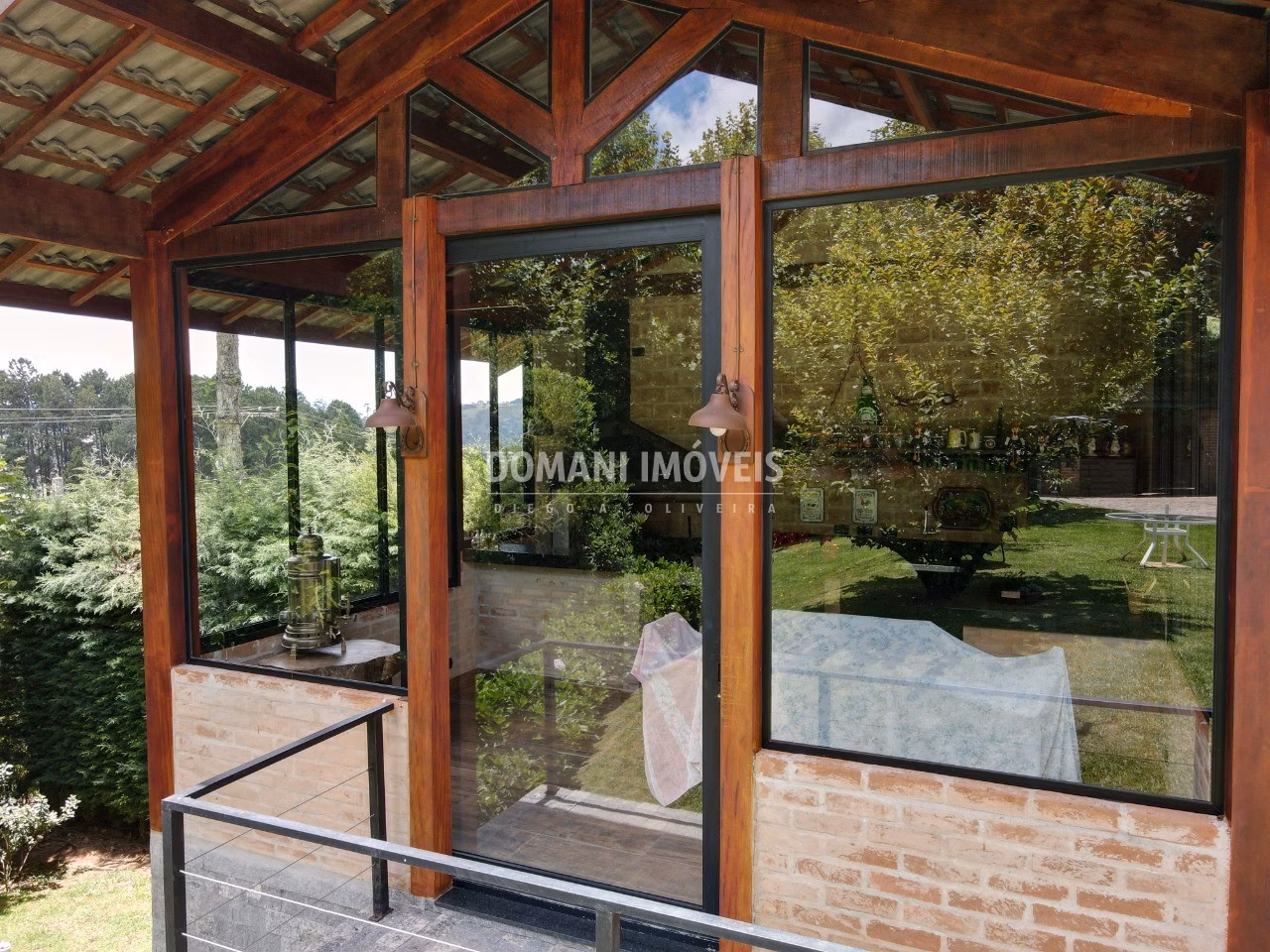 Casa de 1.010 m² em Campos do Jordão, SP