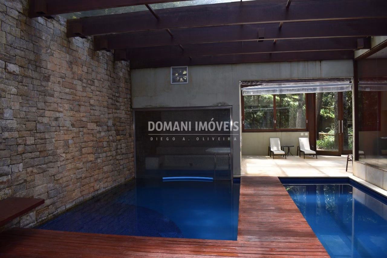 Casa de 1.295 m² em Campos do Jordão, SP