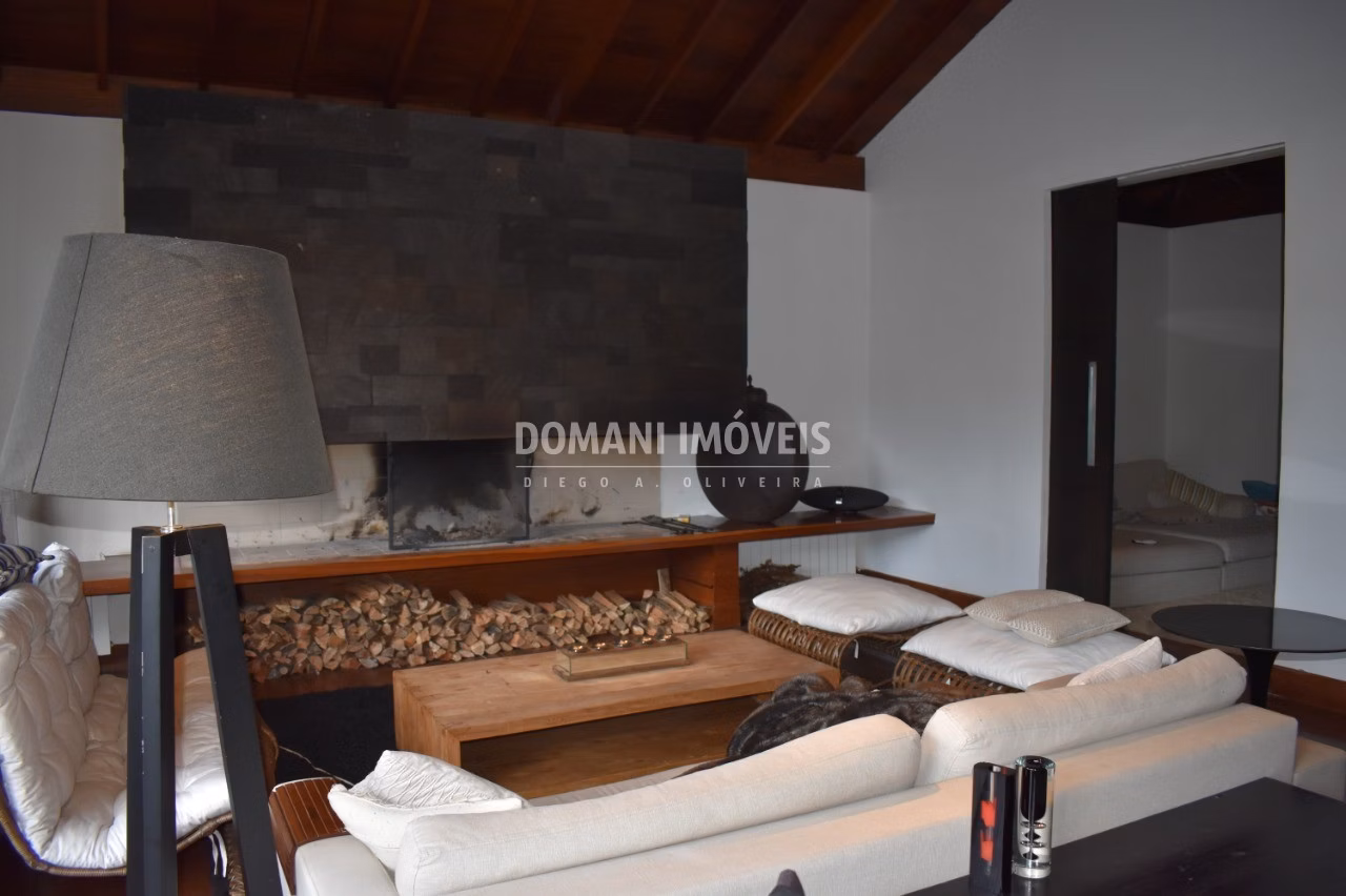 Casa de 1.295 m² em Campos do Jordão, SP