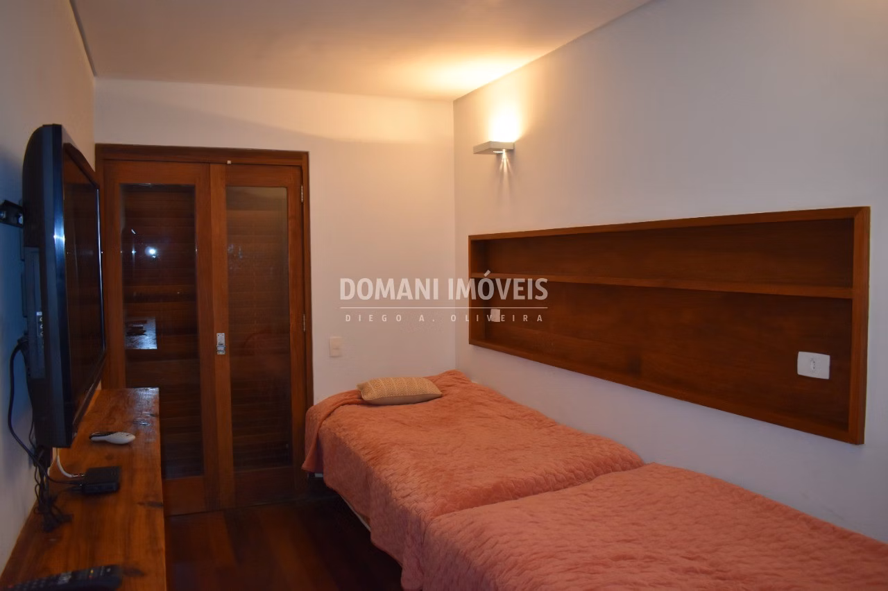 Casa de 1.295 m² em Campos do Jordão, SP