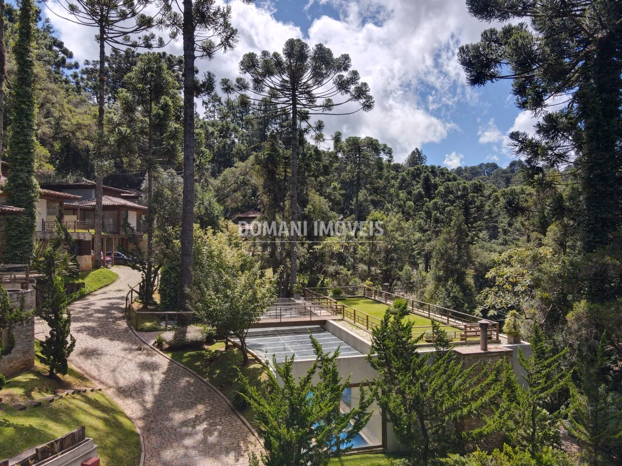 Casa de 1.295 m² em Campos do Jordão, SP